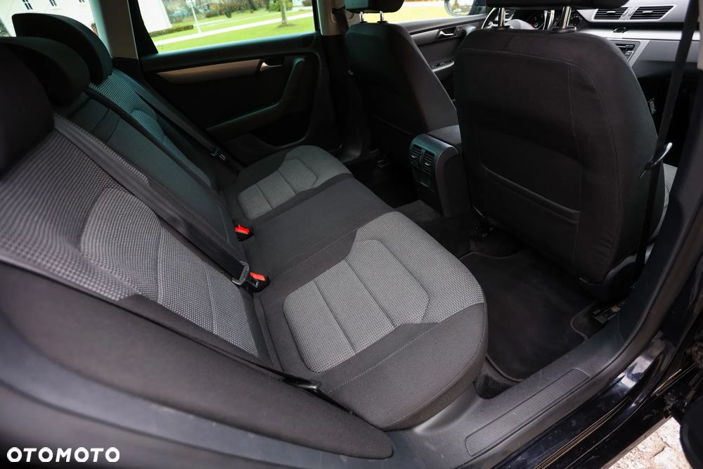 Volkswagen Passat 2.0 TDI 4Motion DSG BlueMotion Tech Highline - 21