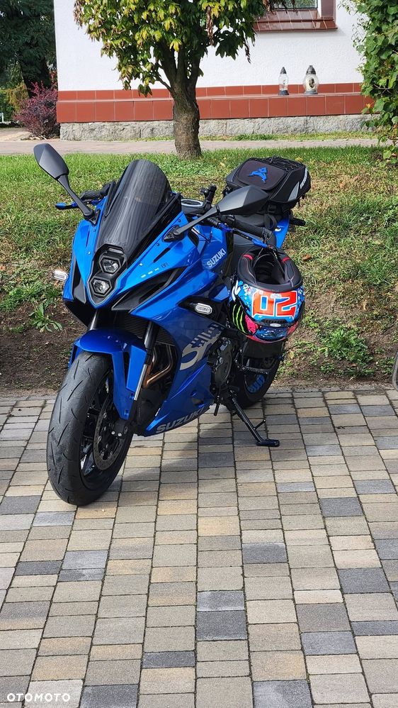 Suzuki GSX - 2