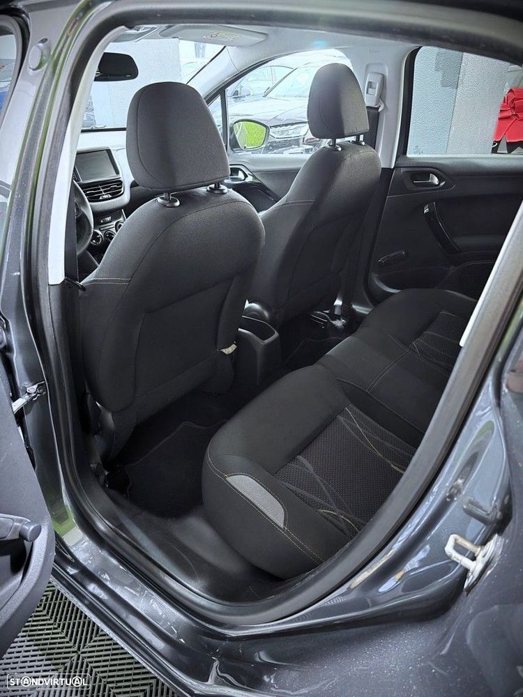 Peugeot 208 1.2 PureTech Active - 14