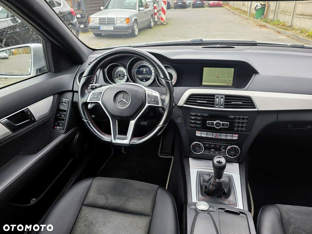 Mercedes-Benz Klasa C 180 T Edition - 15