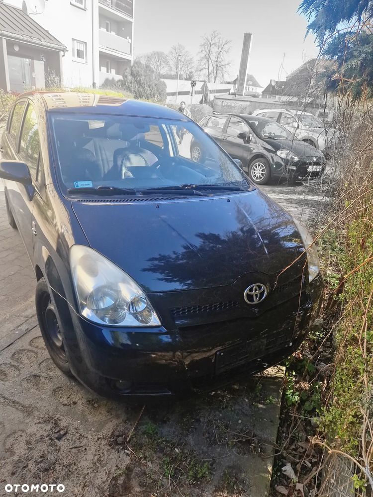 Toyota Corolla Verso 2.2 D-4D X + NAVI 7os - 1