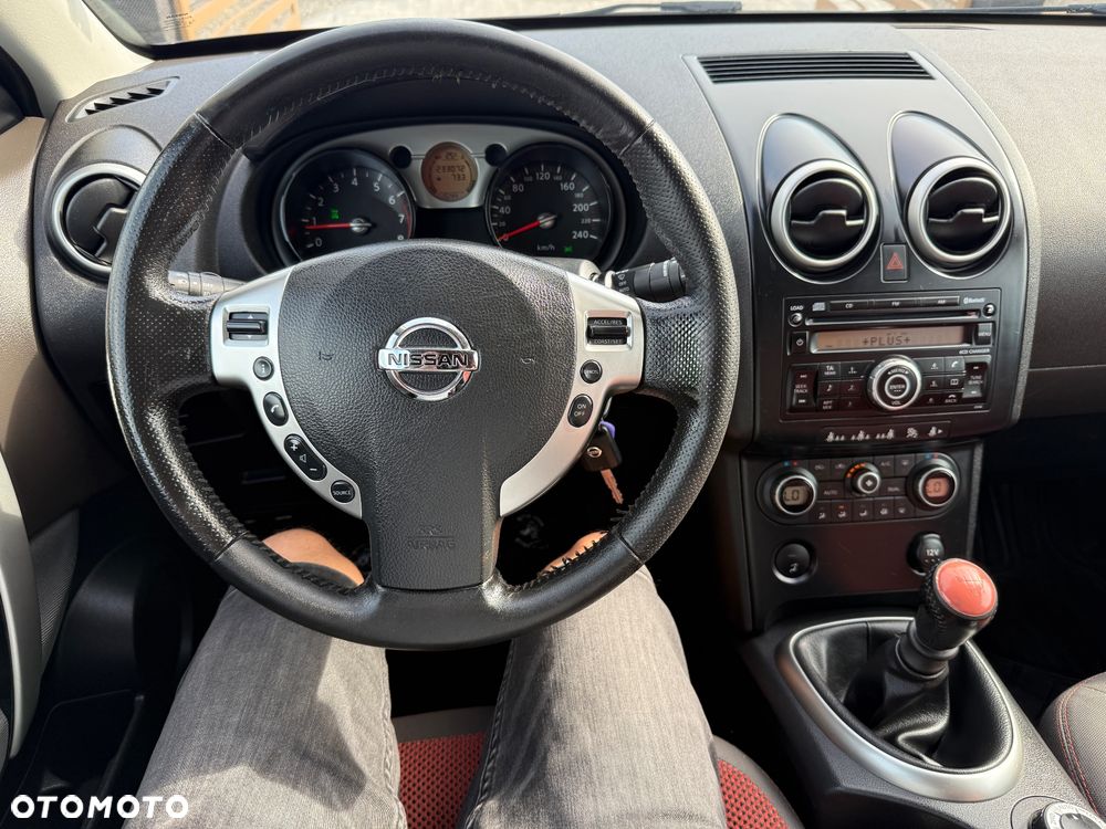 Nissan Qashqai 2.0 4 x 4 tekna - 15