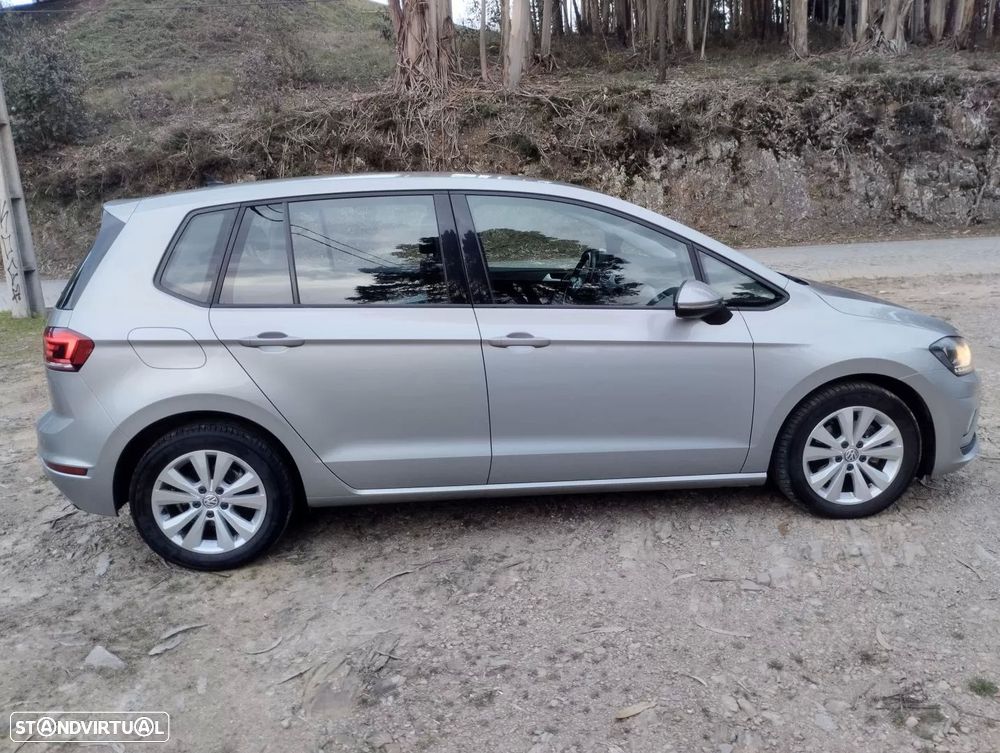 VW Golf 1.6 TDI Confortline - 8