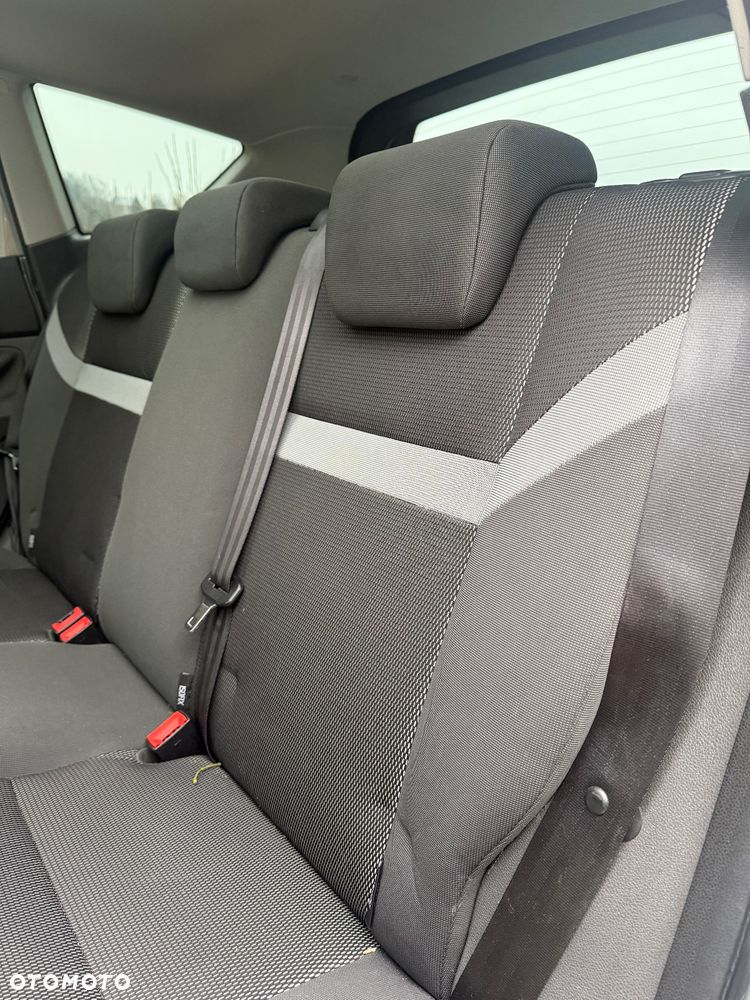 Ford Kuga 2.0 TDCi 4x4 Titanium - 14