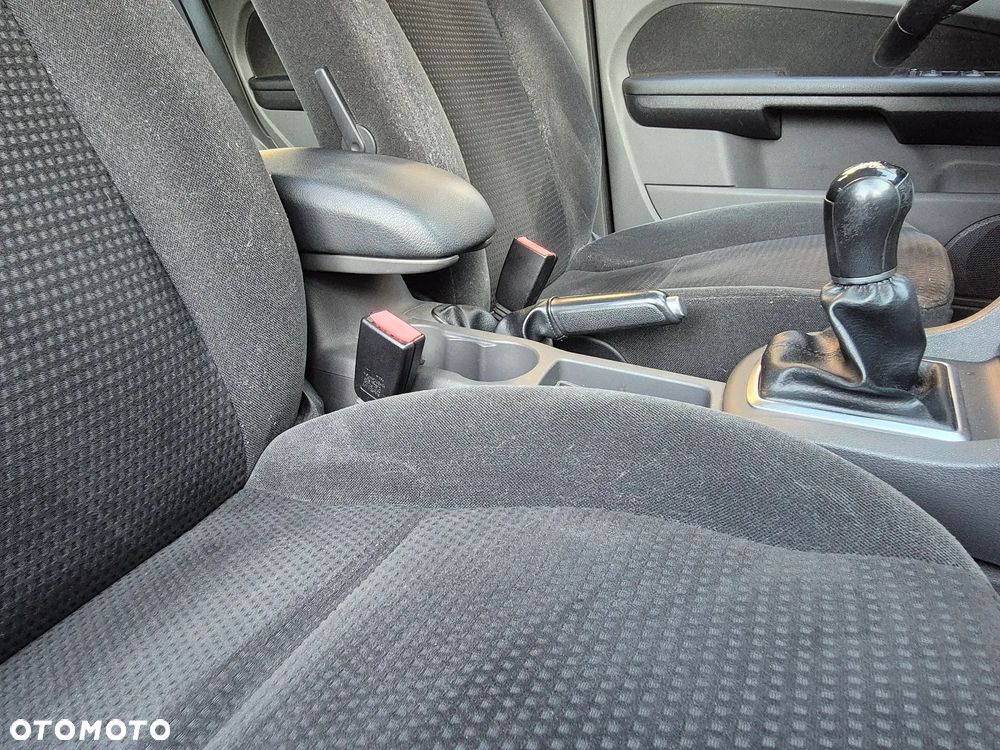 Ford Focus 1.6 16V Ghia - 27