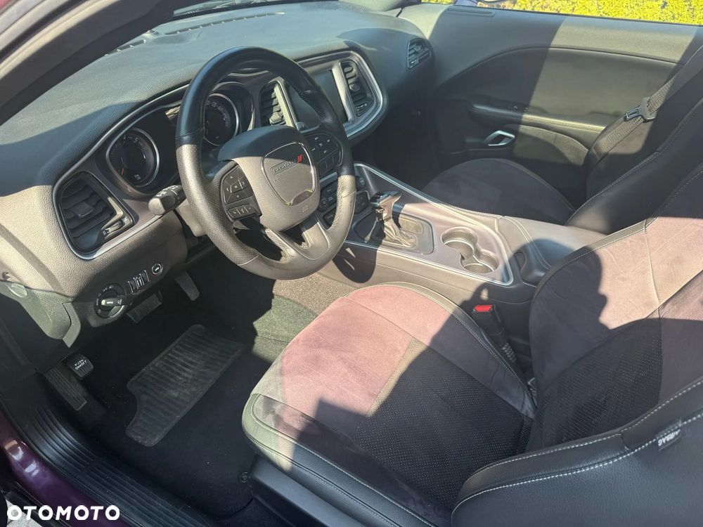 Dodge Challenger 6.4 Scat Pack - 12