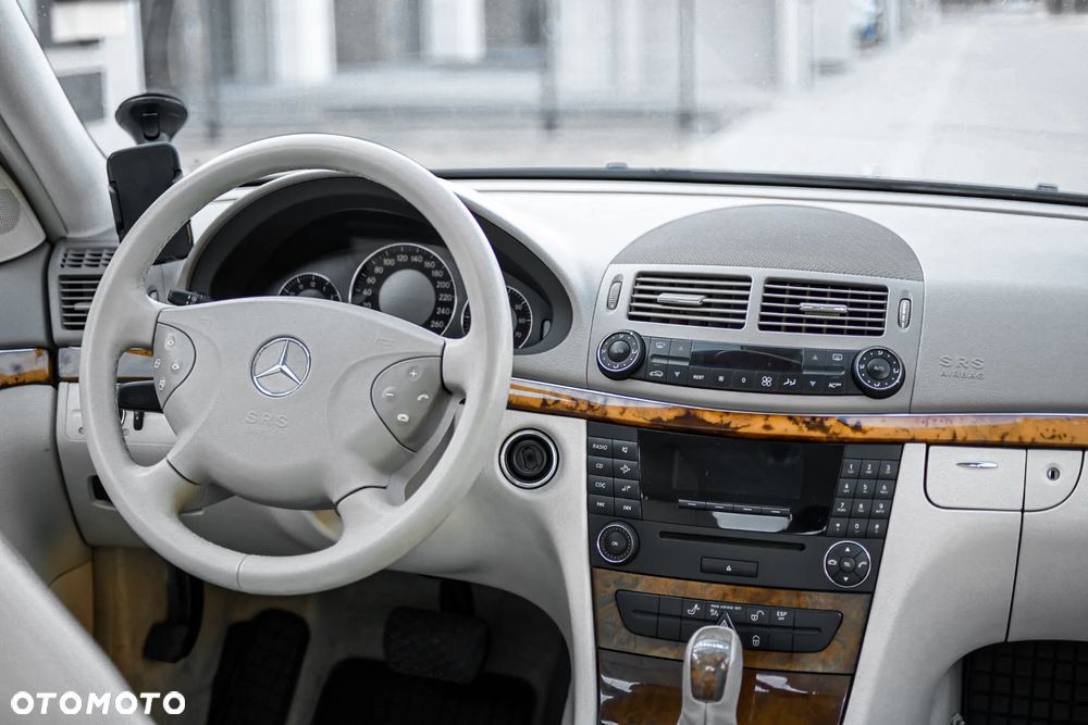 Mercedes-Benz Klasa E 200 Kompressor Automatik Elegance Sport Edition - 9