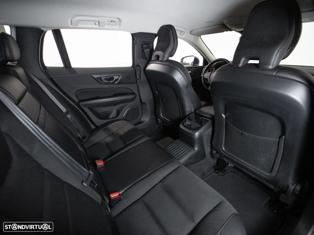 Volvo V60 2.0 T8 AWD TE Momentum - 10