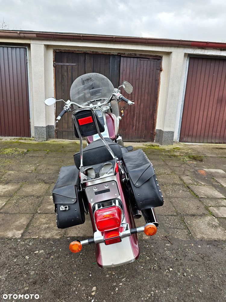 Suzuki Intruder - 12