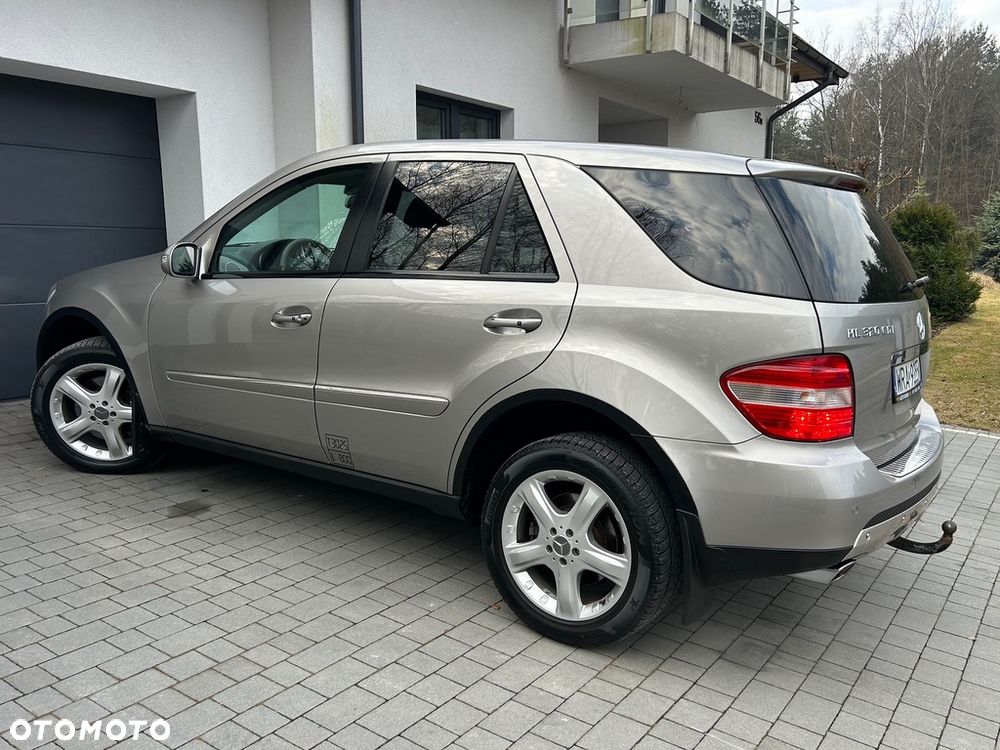 Mercedes-Benz ML 320 CDI 4Matic 7G-TRONIC Edition 10 - 21