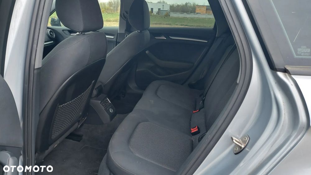 Audi A3 Sportback 1.6 TDI S tronic sport - 8