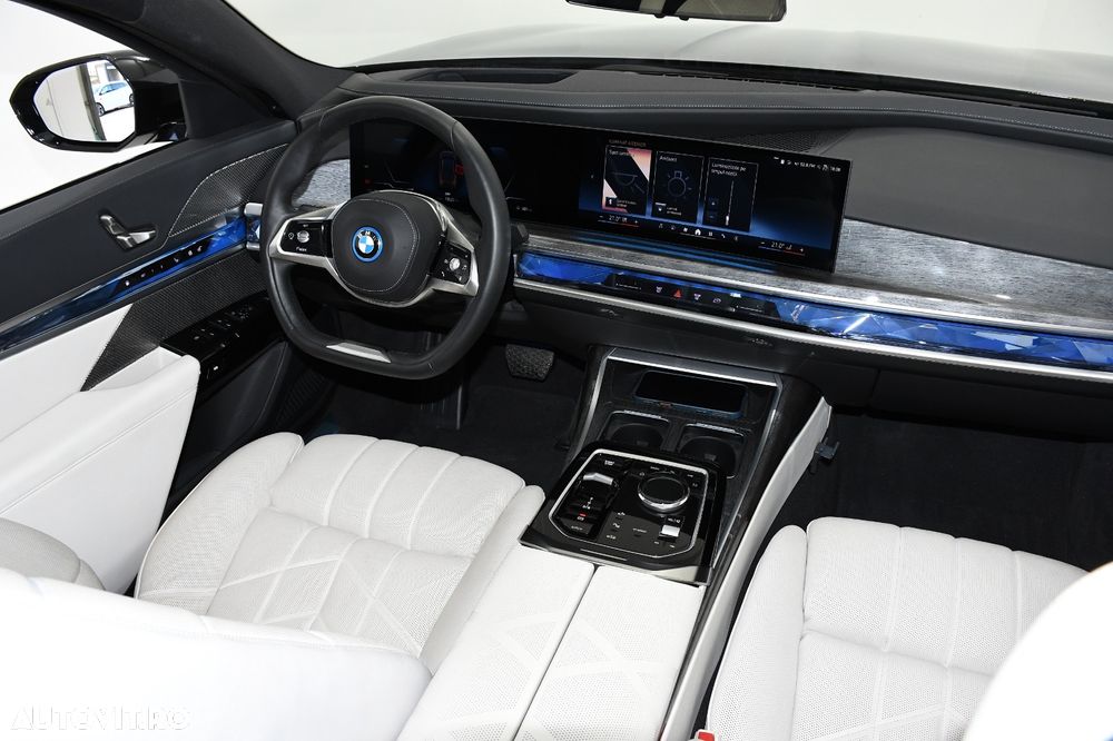 BMW i7 - 11