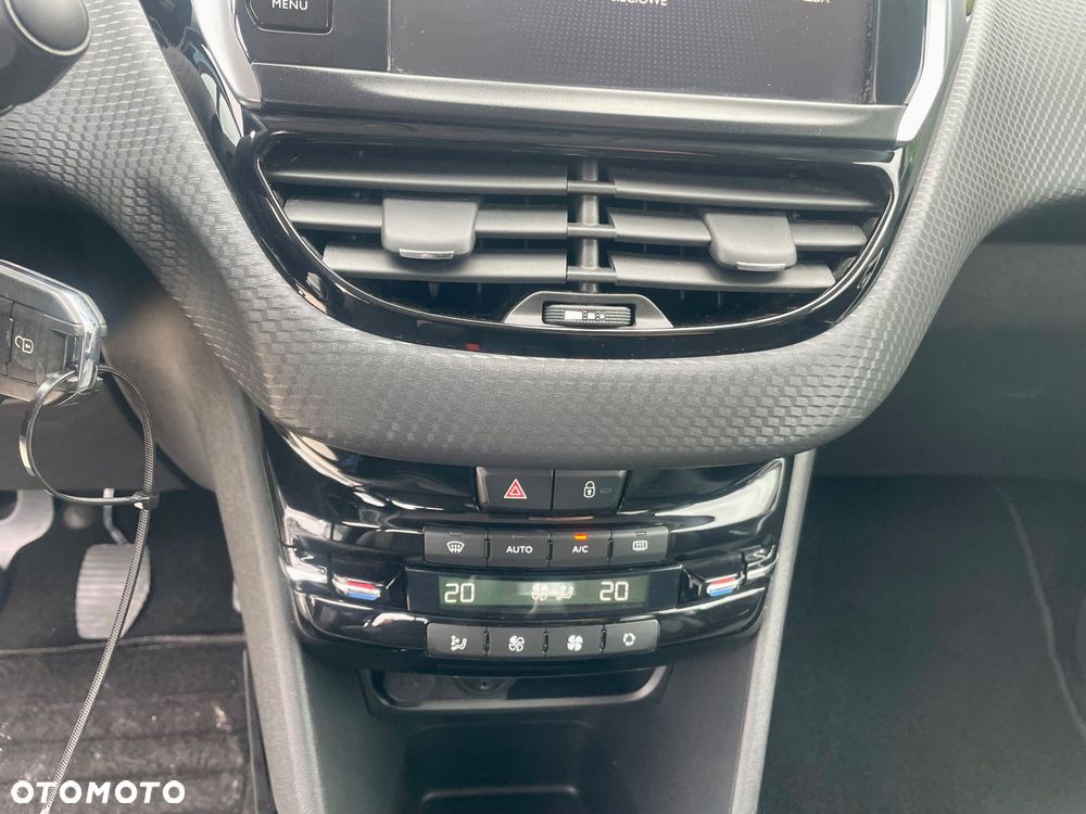 Peugeot 2008 PureTech 130 GPF Stop&Start Allure - 34