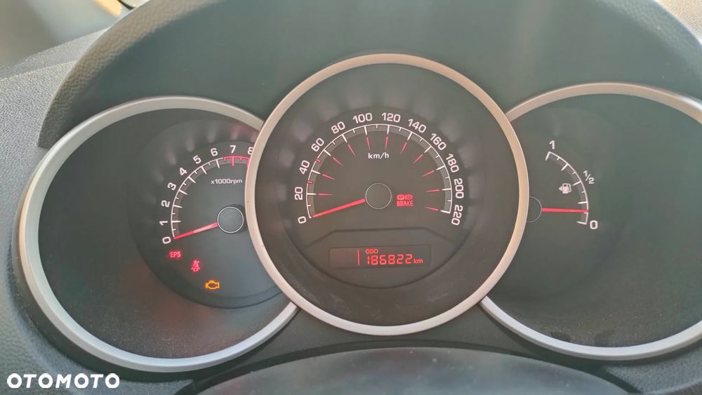 Kia Venga 1.4 M - 11