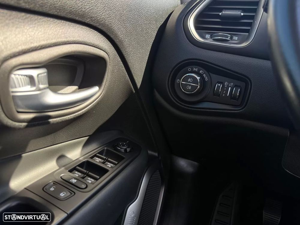 Jeep Renegade 1.0 T-GDI Limited - 27