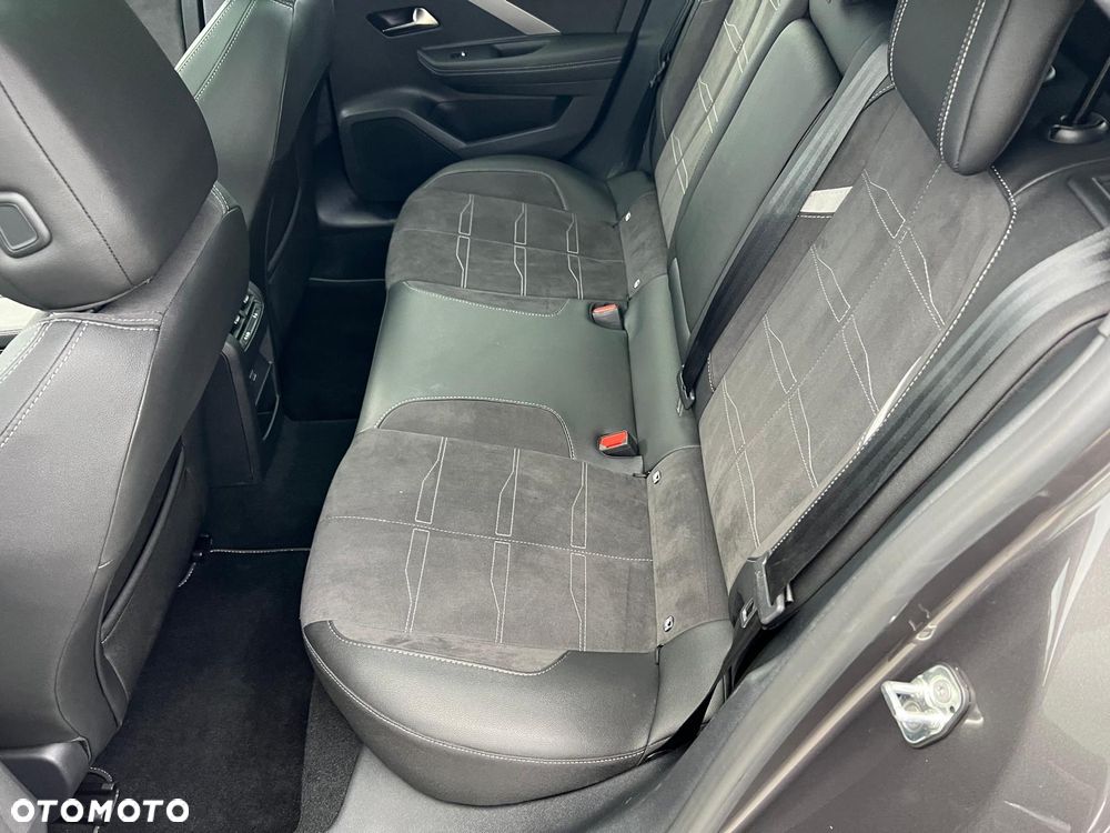 Opel Astra 1.6 T Plug-in Hybrid Ultimate - 18