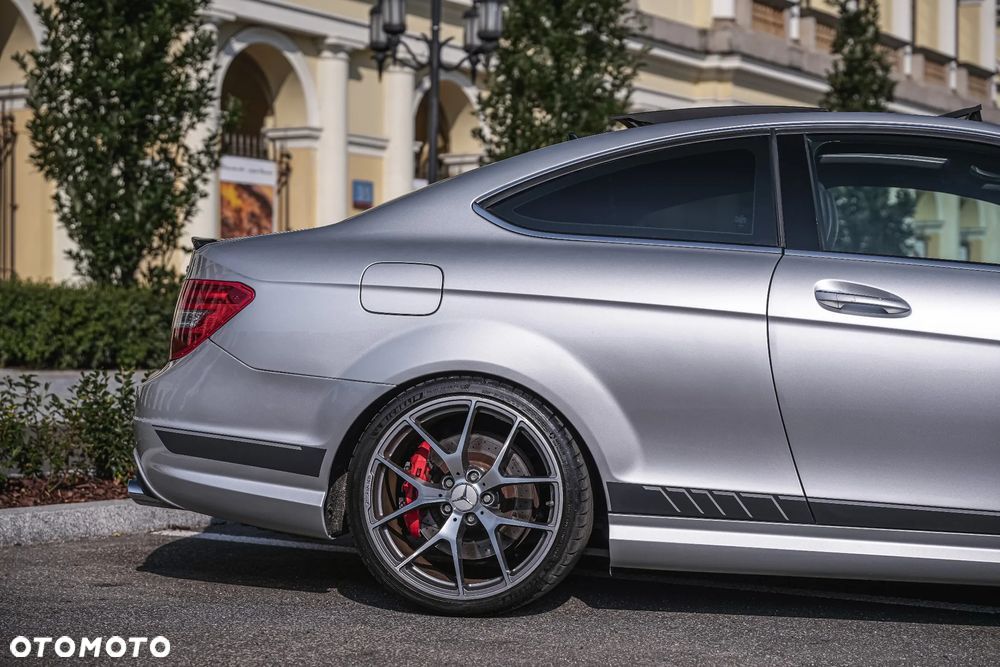 Mercedes-Benz Klasa C 63 AMG Coupe AMG SPEEDSHIFT MCT Edition 507 - 4