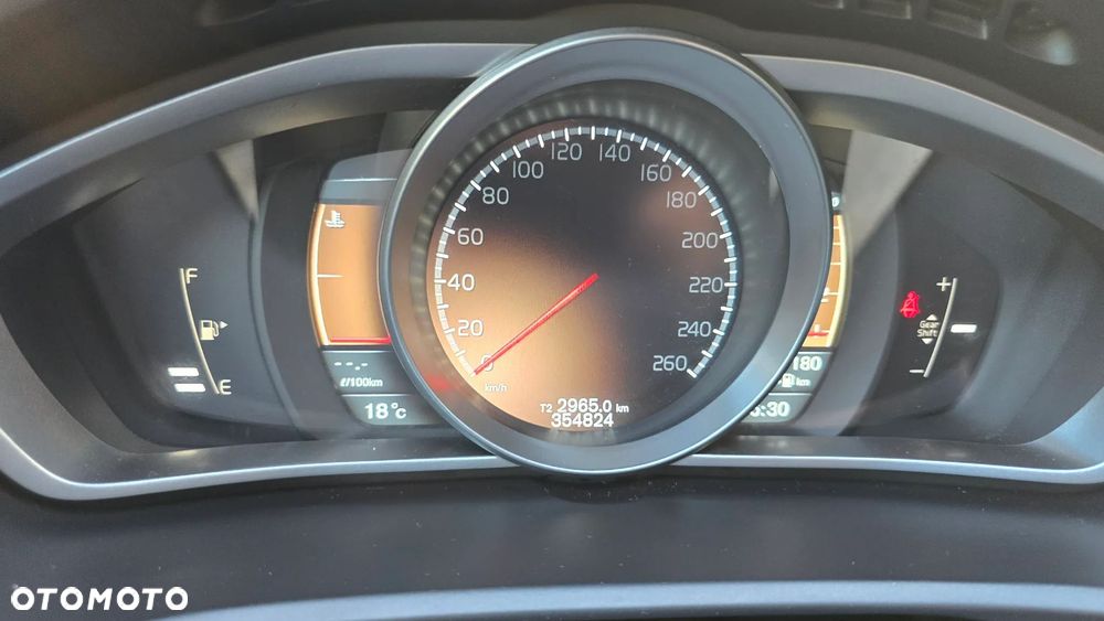 Volvo V40 - 18
