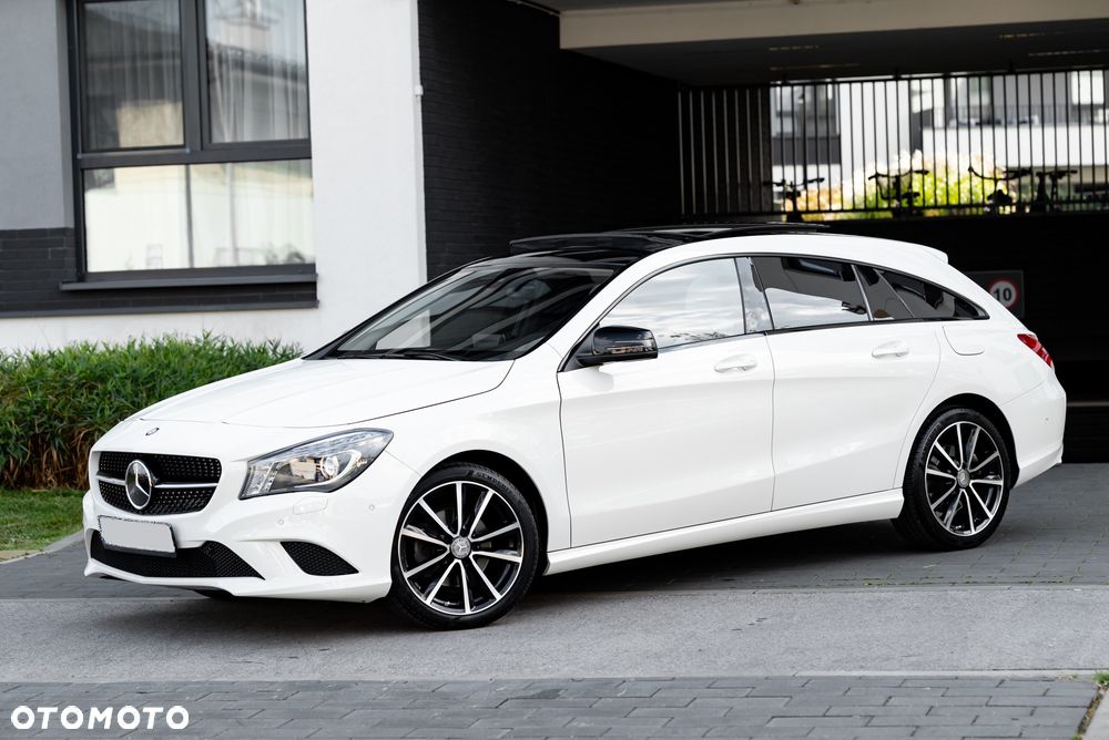 Mercedes-Benz CLA Shooting Brake 200 7G-DCT AMG Line - 3