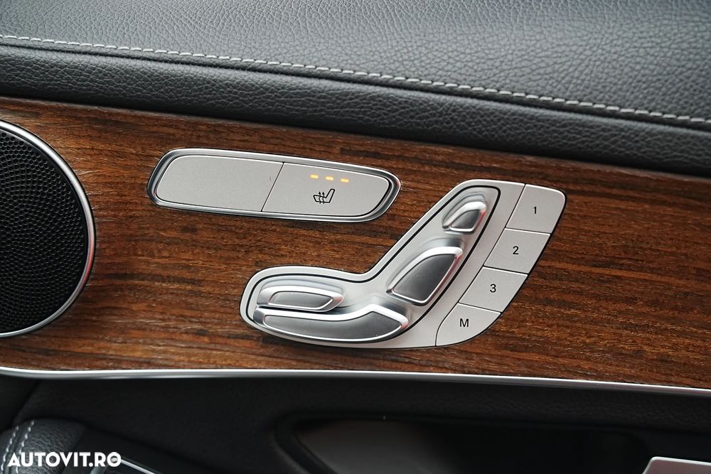 Mercedes-Benz GLC 300 e 4Matic 9G-TRONIC - 33