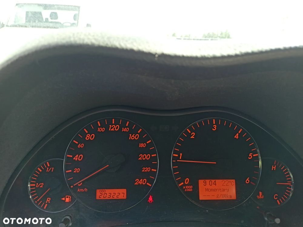 Toyota Avensis - 14