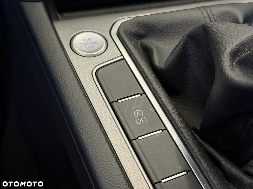 Volkswagen Passat 2.0 TDI EVO Elegance - 17