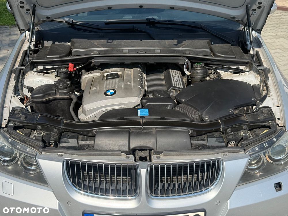 BMW Seria 3 325i - 36