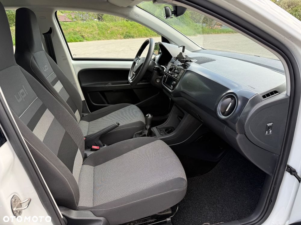 Volkswagen up! Active - 11