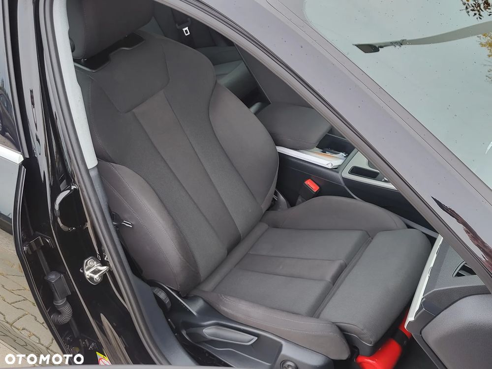 Audi A4 Limousine 35 TFSI mHEV Advanced S tronic - 11