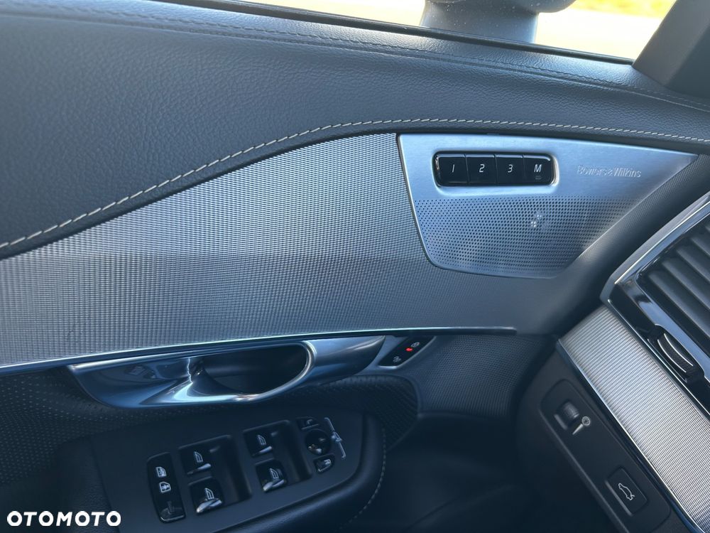 Volvo XC 90 B5 D AWD Ultimate Dark - 9