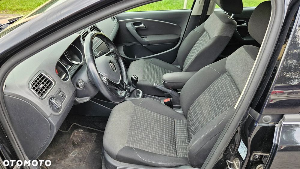 Volkswagen Polo 1.4 TDI (Blue Motion Technology) Comfortline - 23