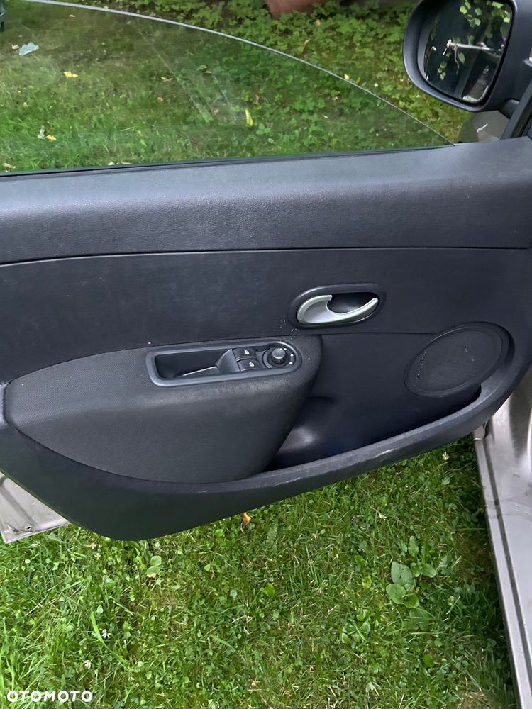 Renault Clio 1.2 16V Dwudziestka Euro5 - 9