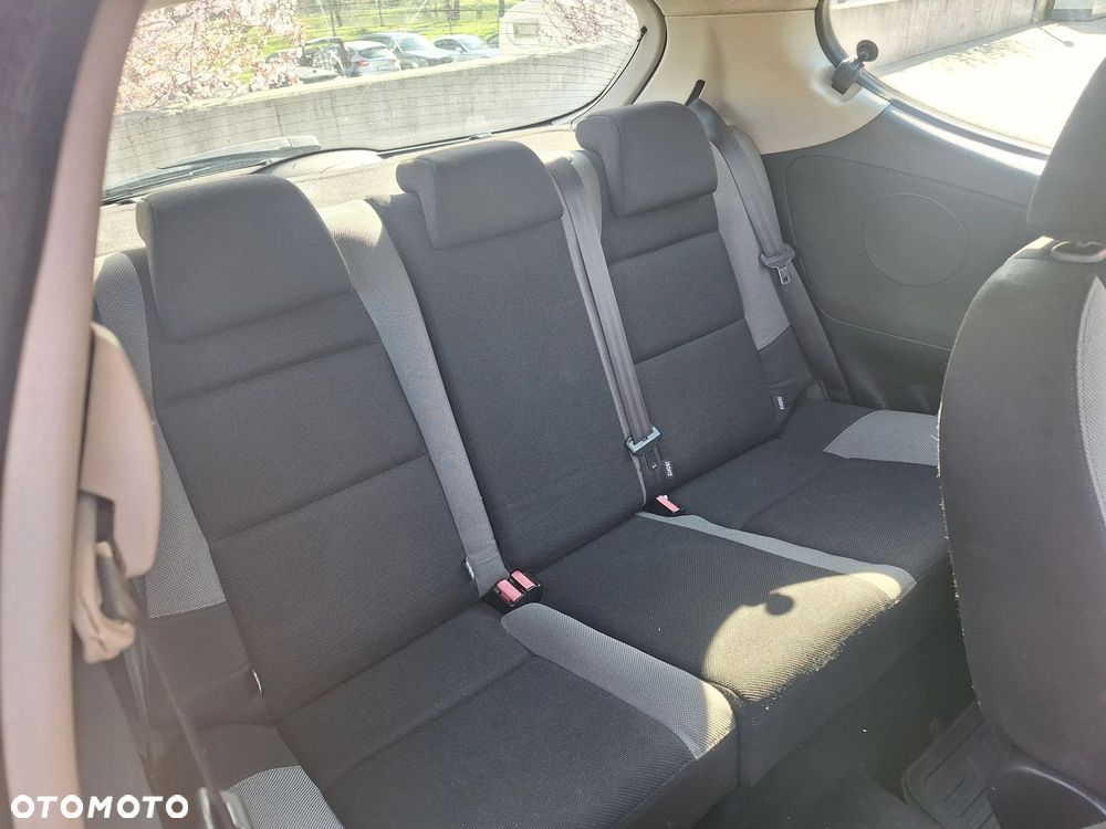 Peugeot 207 1.6 HDi 16V Trendy - 13