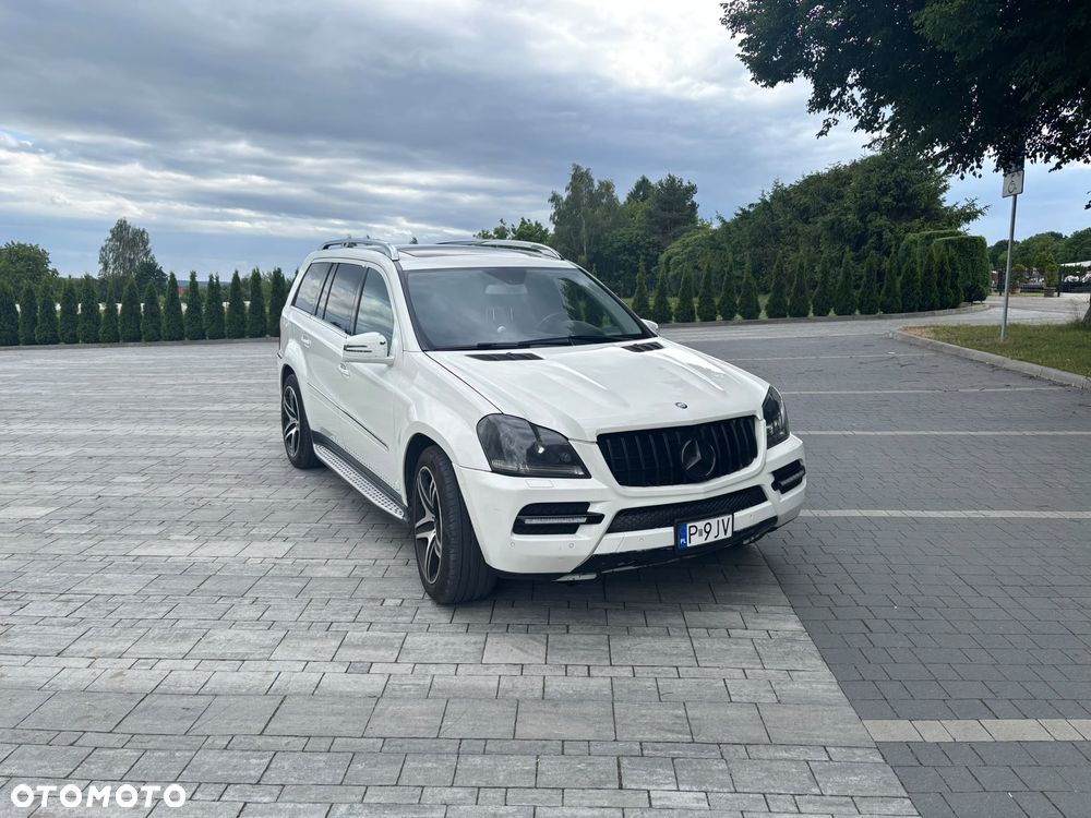 Mercedes-Benz GL 450 - 1
