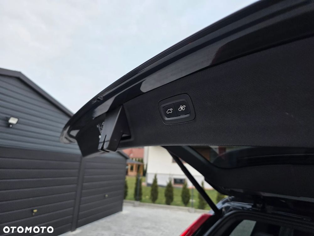 Volvo XC 90 AWD T8 Twin Engine Geartronic RDesign - 24