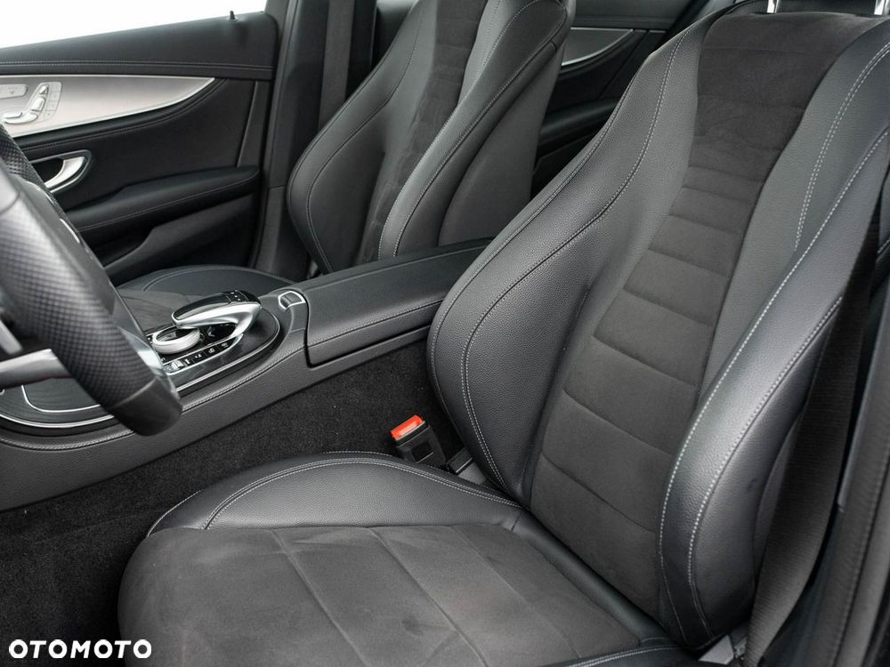 Mercedes-Benz Klasa E 220 d 4-Matic - 12