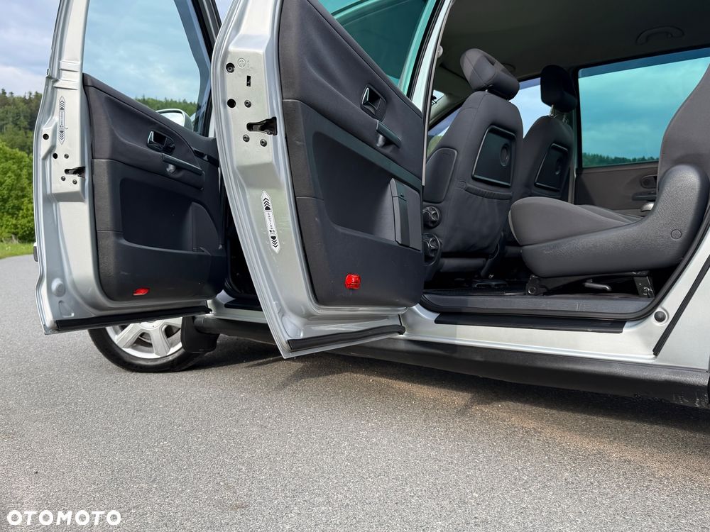 Volkswagen Sharan 1.9 TDI Comfortline Family - 24