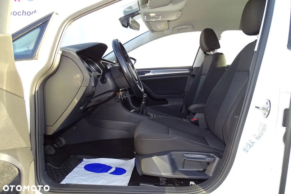 Volkswagen Golf VII 1.6 TDI BMT Trendline - 17
