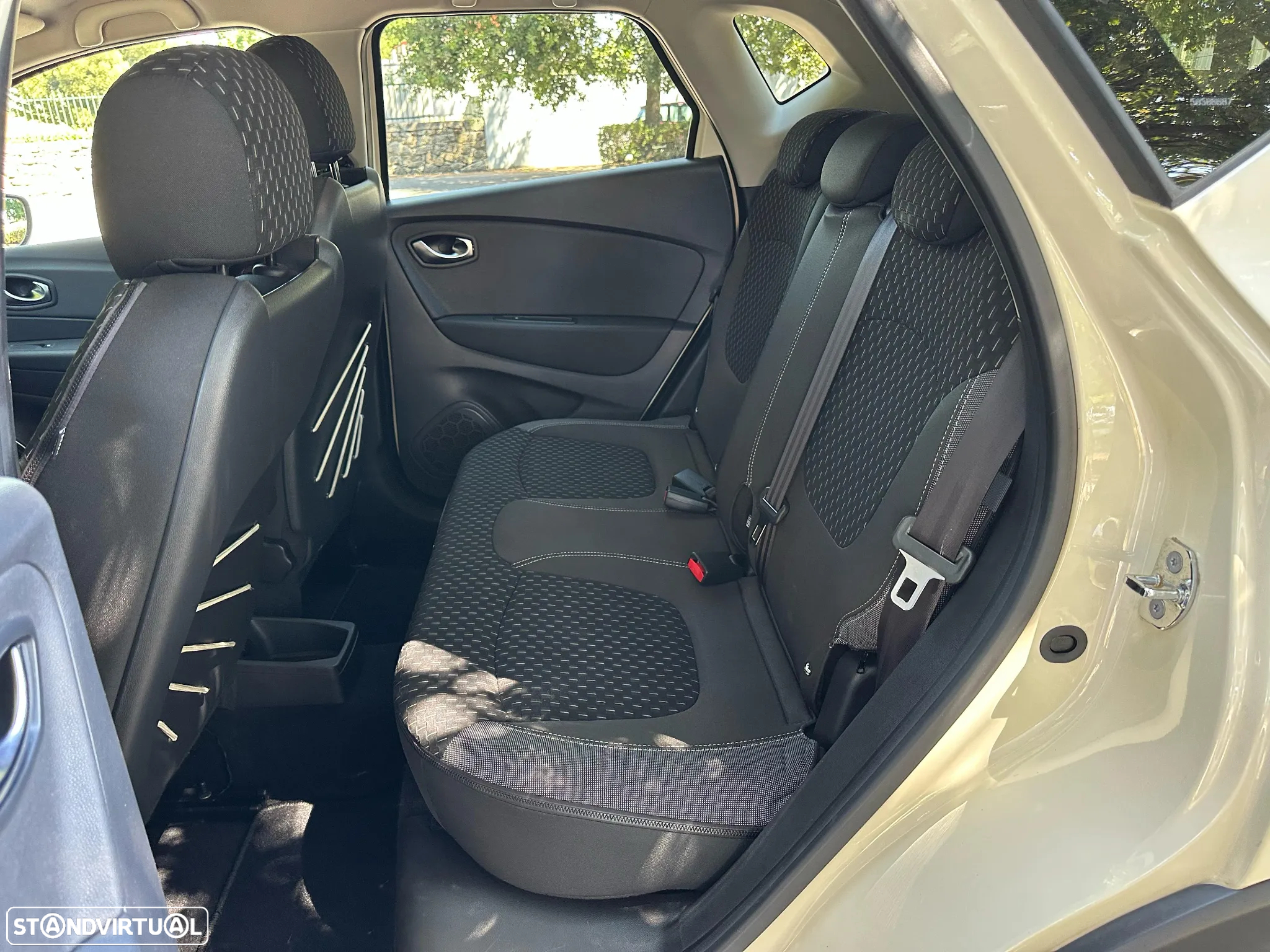 Renault Captur ENERGY dCi 110 Intens - 25