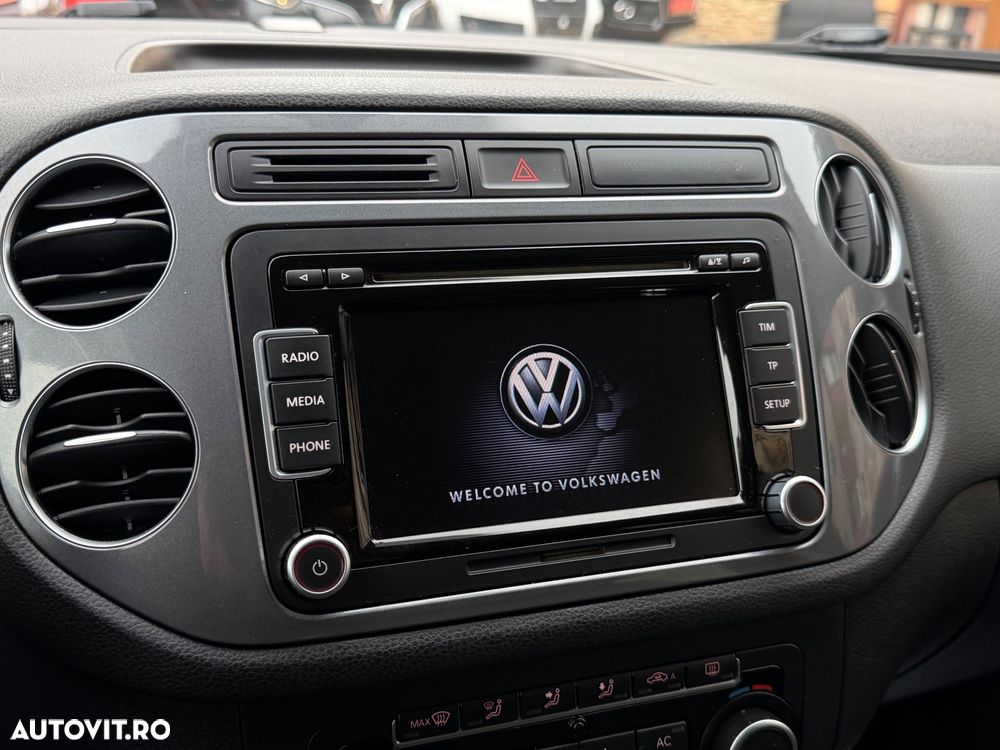 Volkswagen Tiguan 2.0 TDI DPF BlueMotion Technology Sport & Style - 11