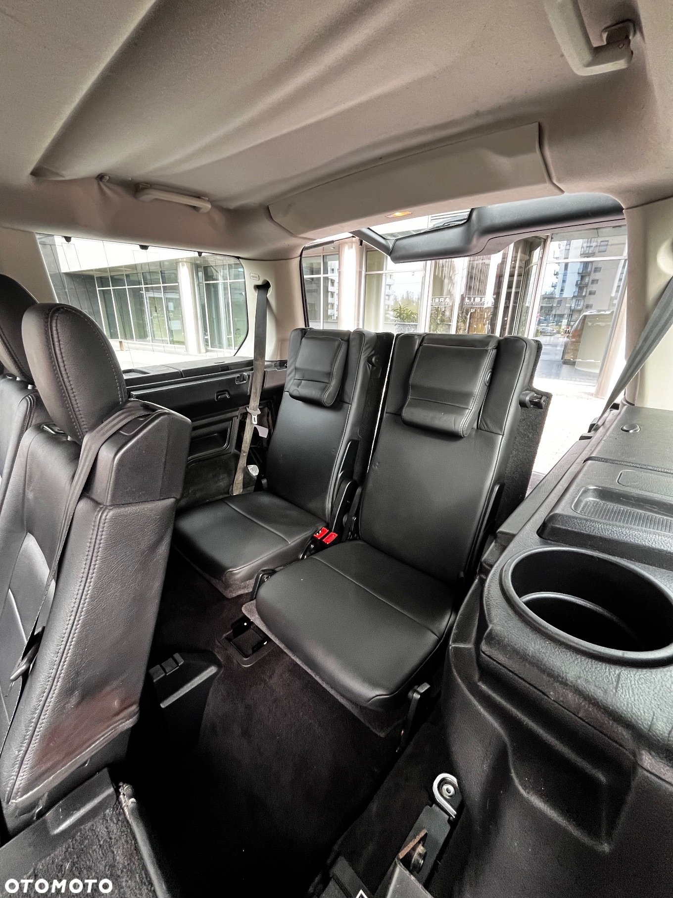 Land Rover Discovery IV 2.7D V6 SE - 35