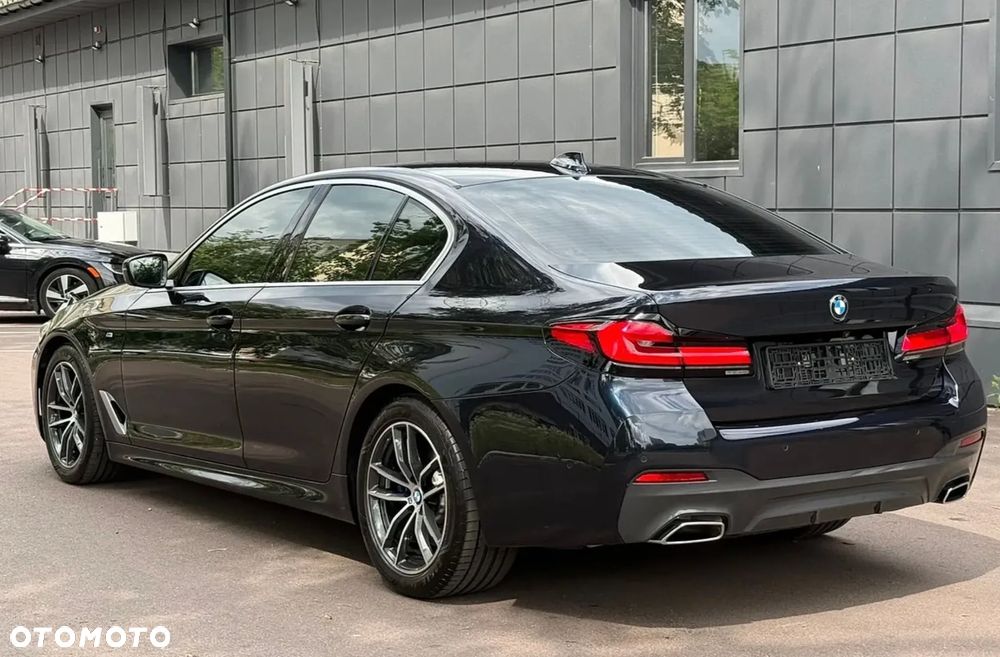 BMW Seria 5 530i xDrive M Sport Edition - 7