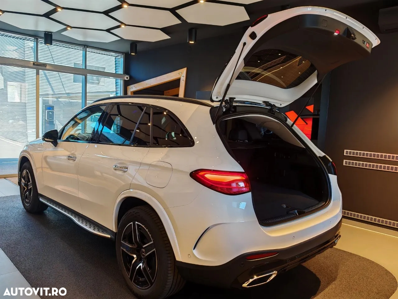 Mercedes-Benz GLC 300 e 4MATIC - 17