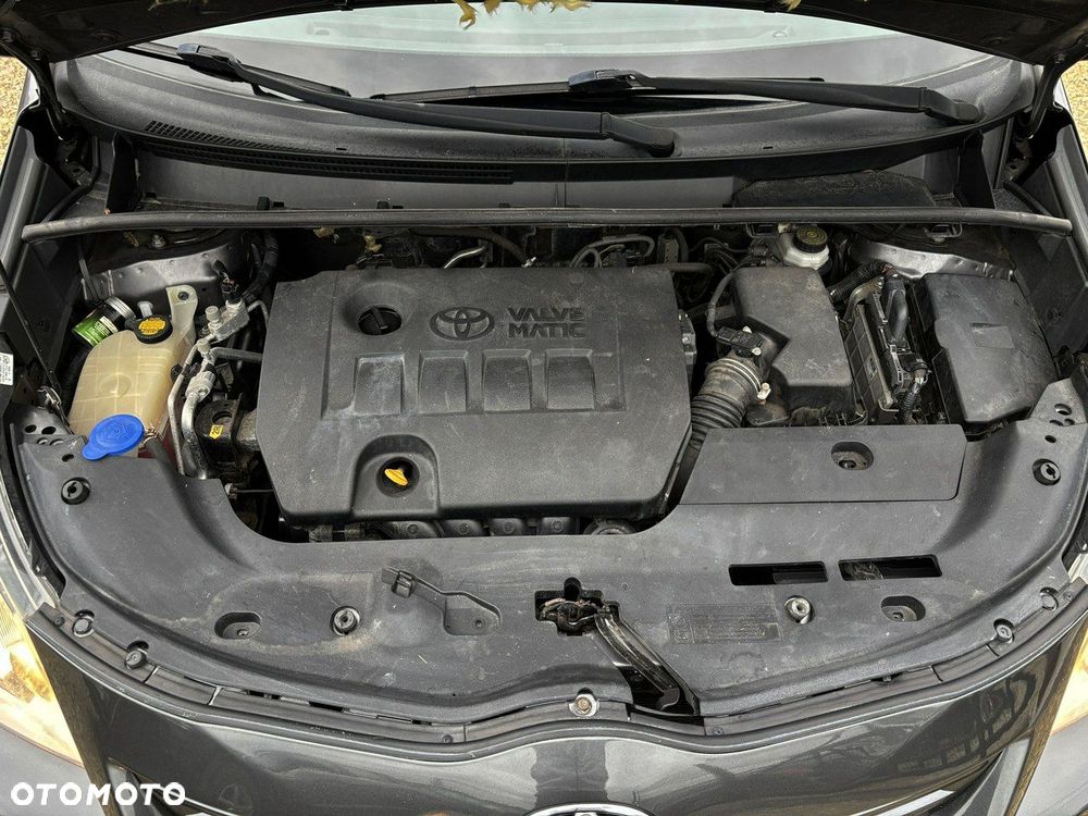 Toyota Verso 1.8 Premium 7os - 9