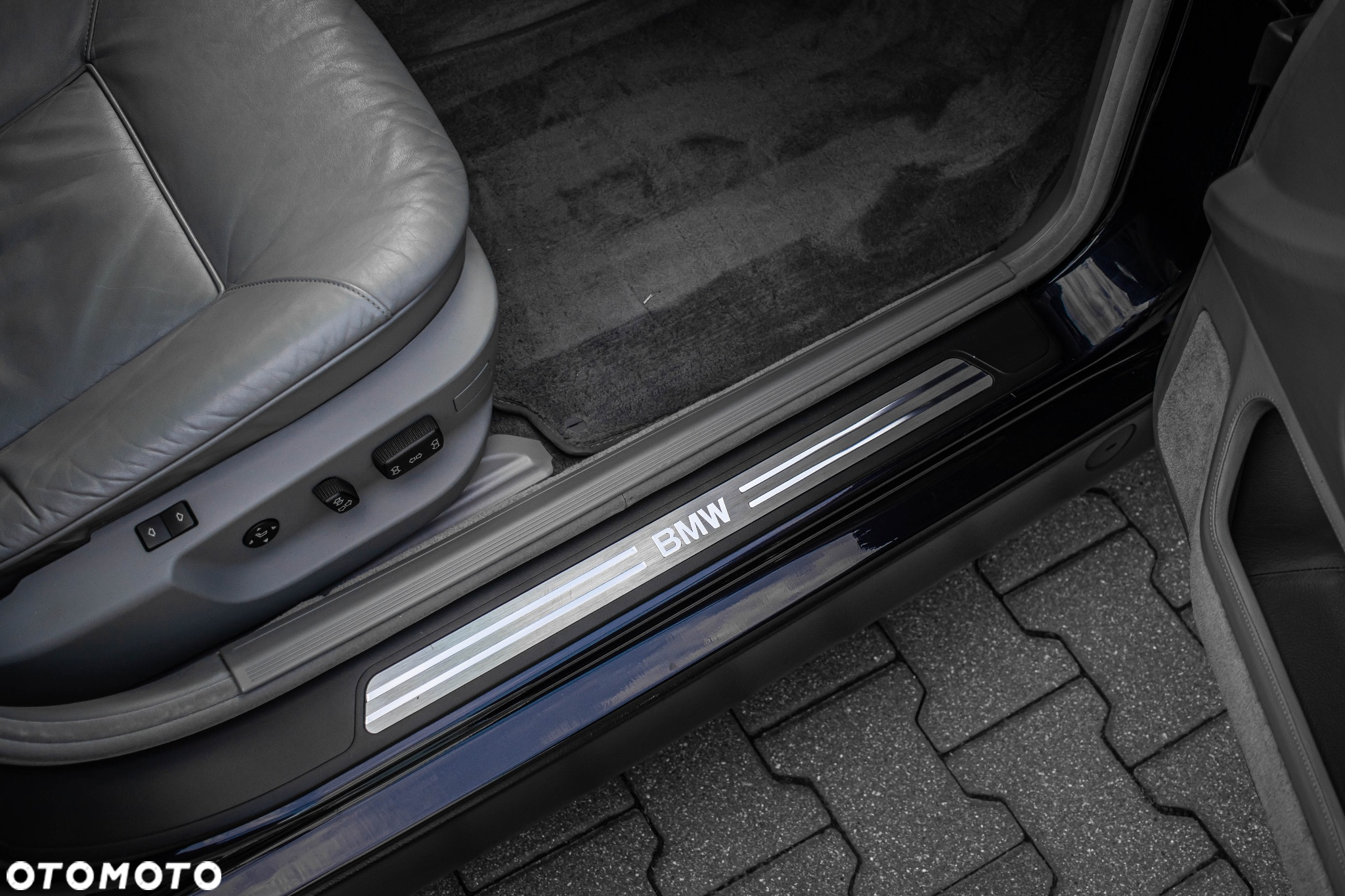 BMW Seria 7 750iL - 26