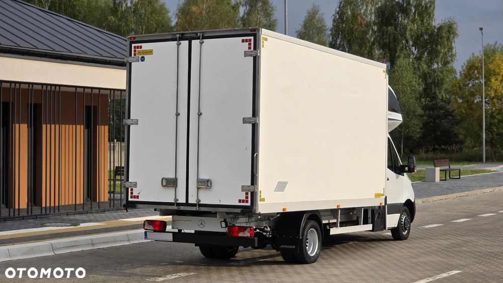 Mercedes-Benz SPRINTER 519 CDI 907❗❗3.0 190 KM / FULL OPCJA / AUTOMAT 9G-TRONIC / FULL LED / KONTENER 10EP  / PLANDEKA 10EP / DRZWI Z TYŁU / BLIŹNIAKI / XENON / RAMA / ZABUDOWA JEGGER / PODUSZKI PNEUMATYCZNE / SYPIALKA / SALON POLSKA ❗❗ - 5