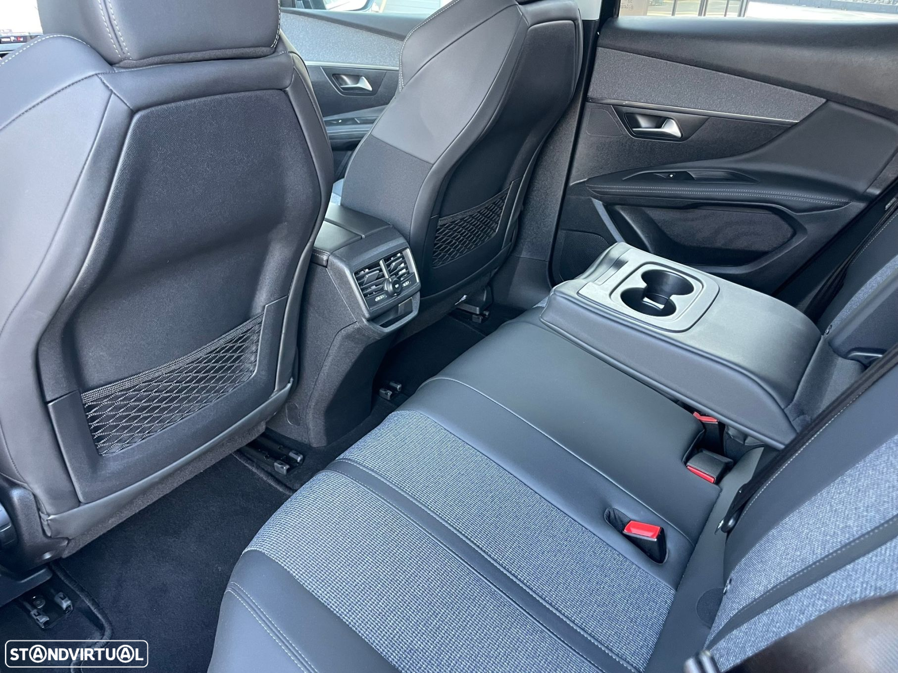 Peugeot 3008 1.5 BlueHDi Allure EAT8 - 10