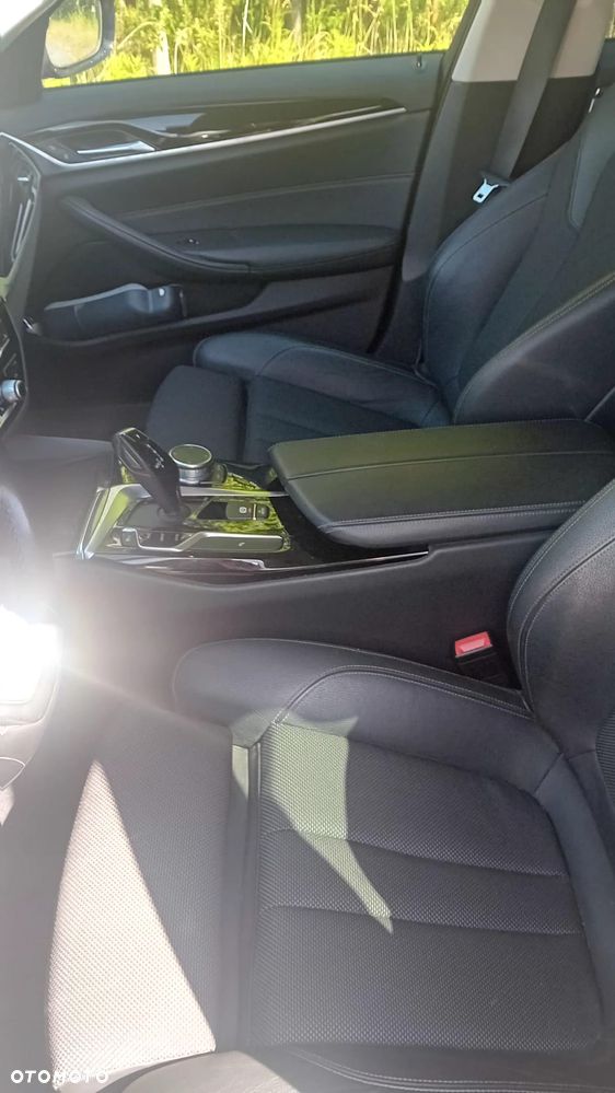 BMW Seria 5 525d Sport Line - 15