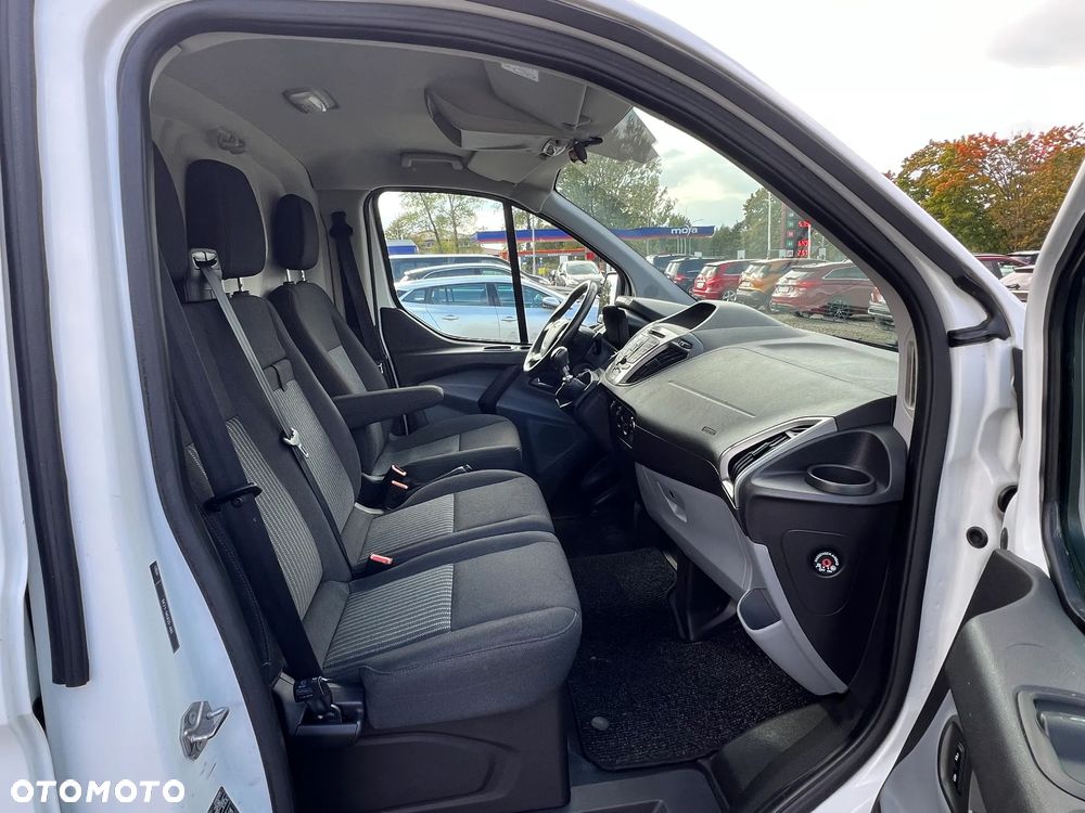 Ford TRANSIT CUSTOM - 18