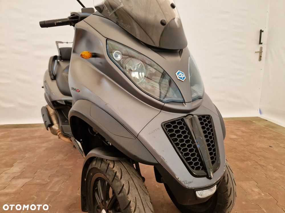 Piaggio MP-3 - 17